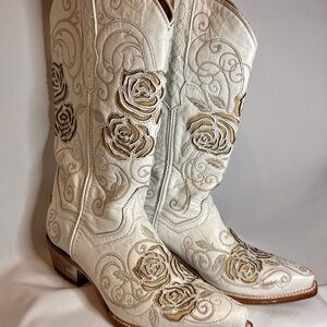 Elegant White and Gold Embroidered Women's Boots